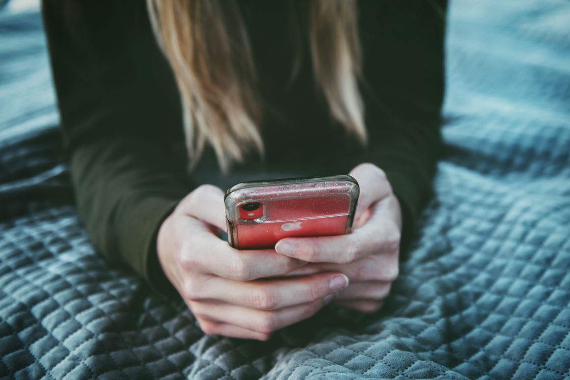 How to Take a Social Media Detox